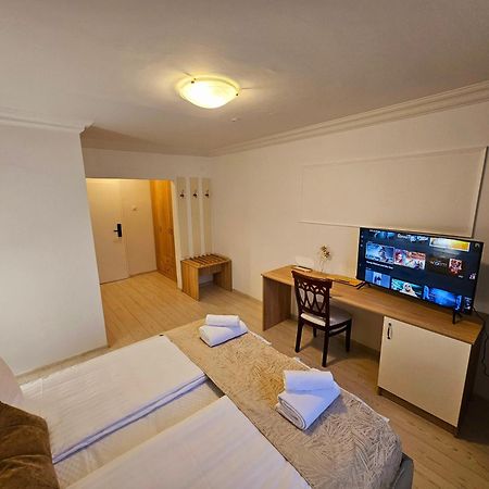 Hotel Royal Plaza By Timhotels Timişoara Exterior foto