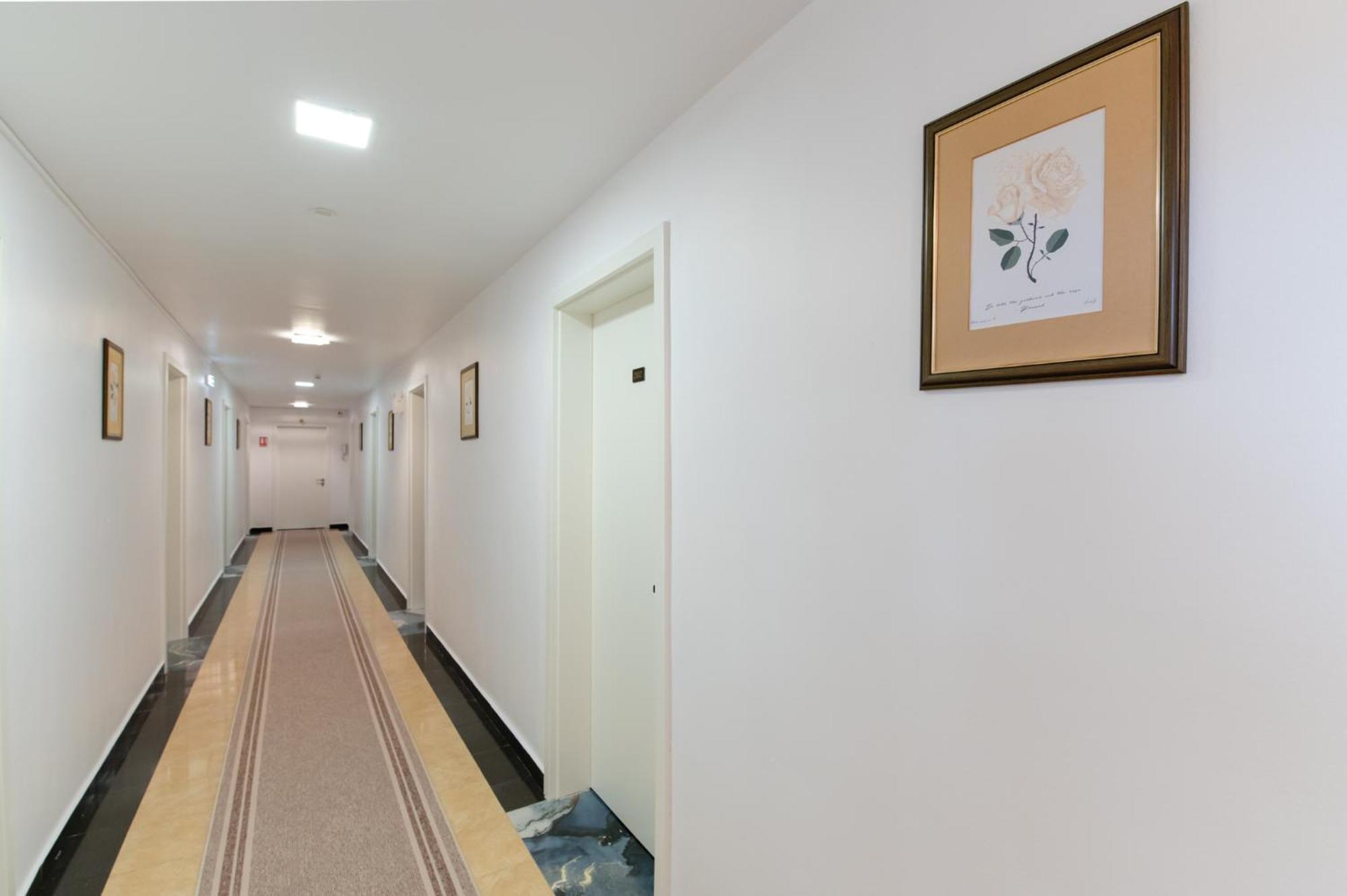 Hotel Royal Plaza By Timhotels Timişoara Exterior foto