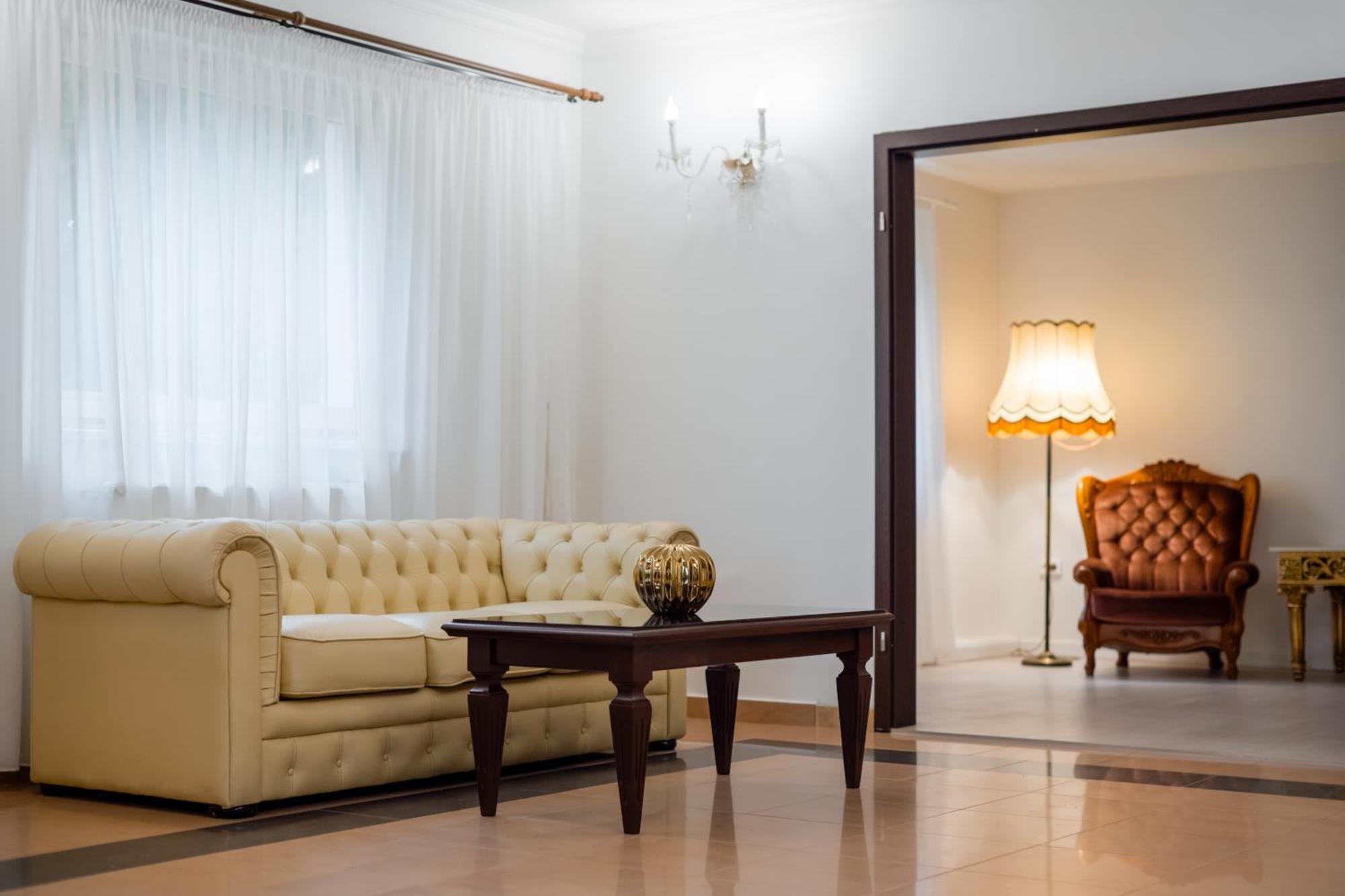 Hotel Royal Plaza By Timhotels Timişoara Exterior foto